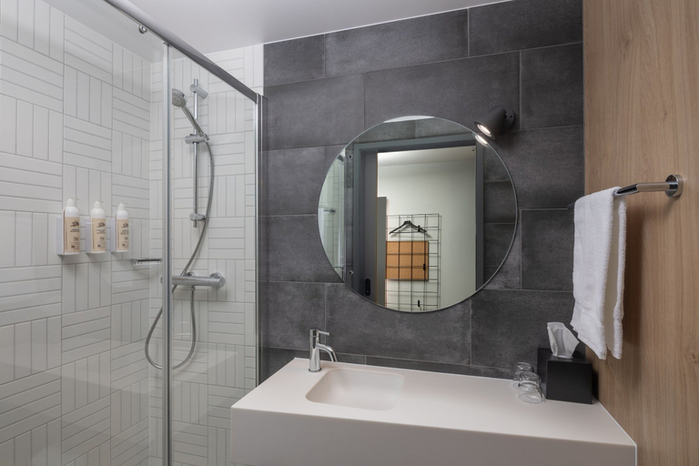 Bathroom 4, Moxy Cork
