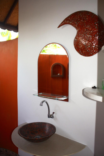 Bathroom 13