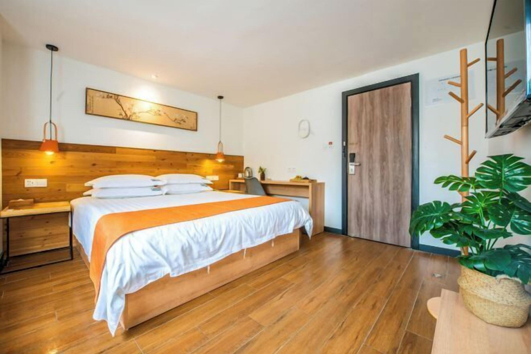 Bedroom 26