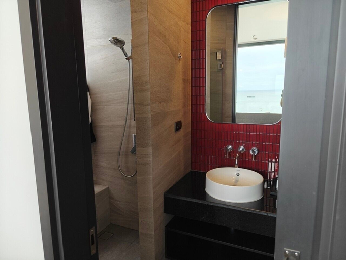Bathroom 4
