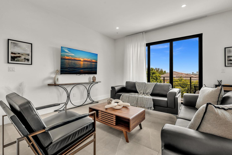 4, Ocean Wave Deluxe Brand New Apartments, Broward