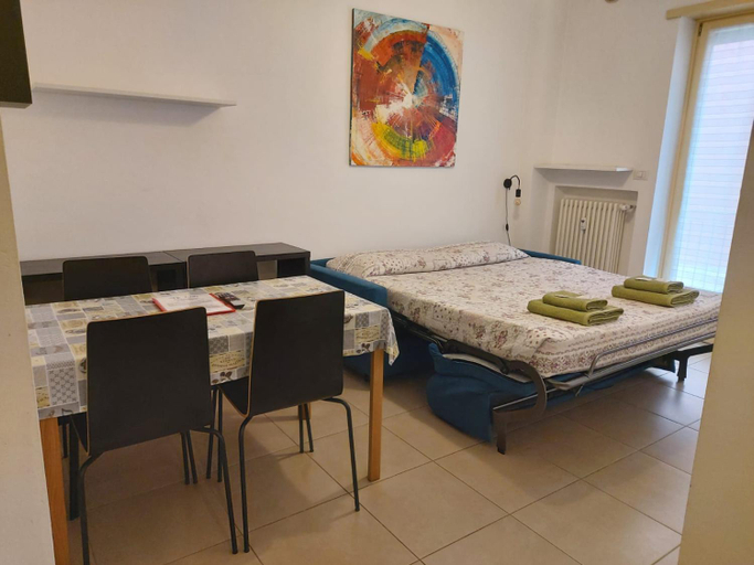 Others 4, Melibi - Re Lear Apartments, Verona