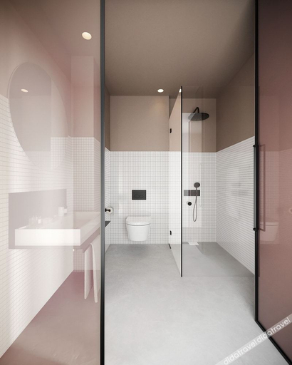 Bathroom 3, Alinea Urban Saripolou Square
