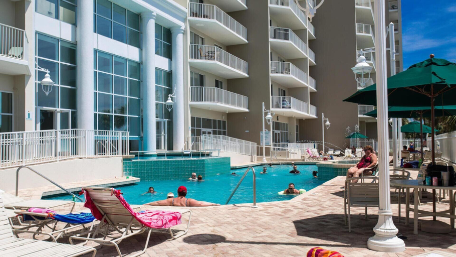 Exterior & Views, Majestic Sun 714b, Walton