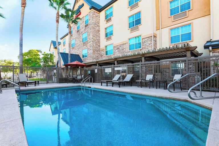 Sport & Beauty, Towneplace Suites Marriott Yuma, Yuma