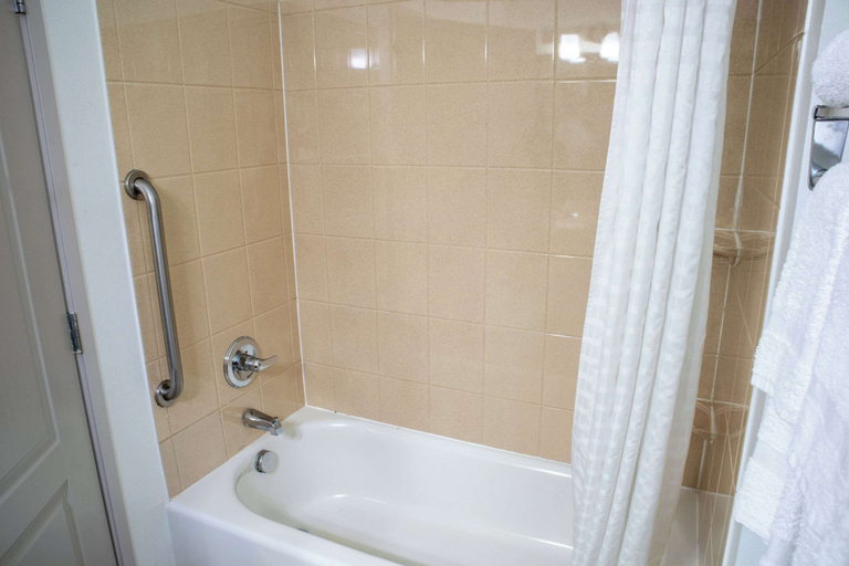 Bathroom 14