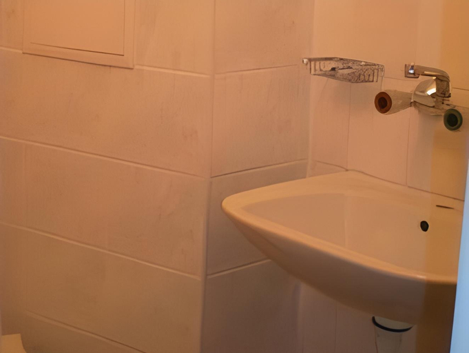 Bathroom 3, Family Hotel White House, Pomorie