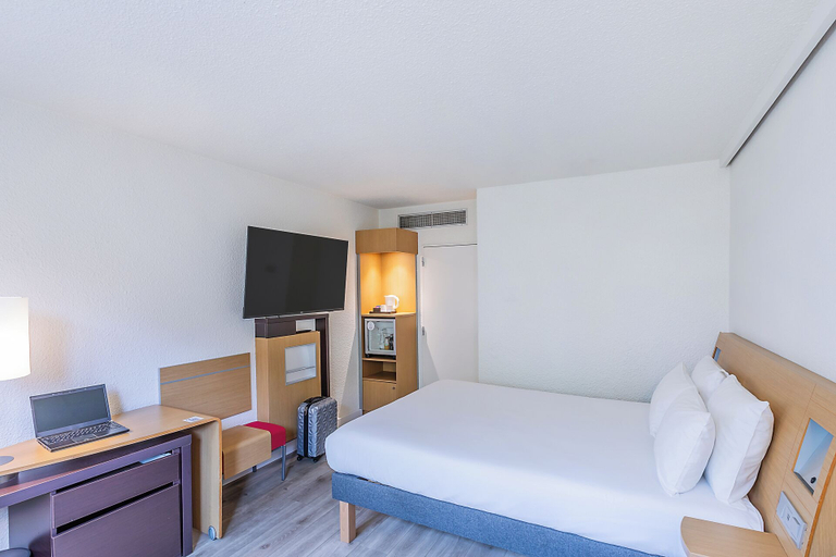 Bedroom 13