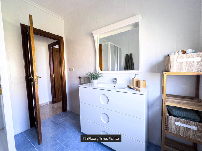 Bathroom 3, Valencia Homestay Rooms II, Valencia