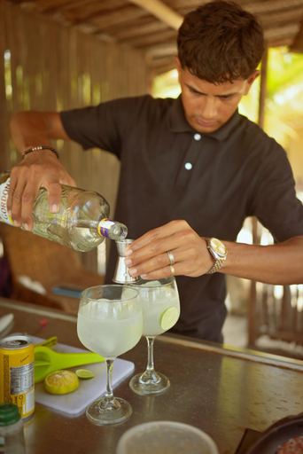 Food & Drinks 3, Manoush Beach, Santa Marta (Dist. Esp.)