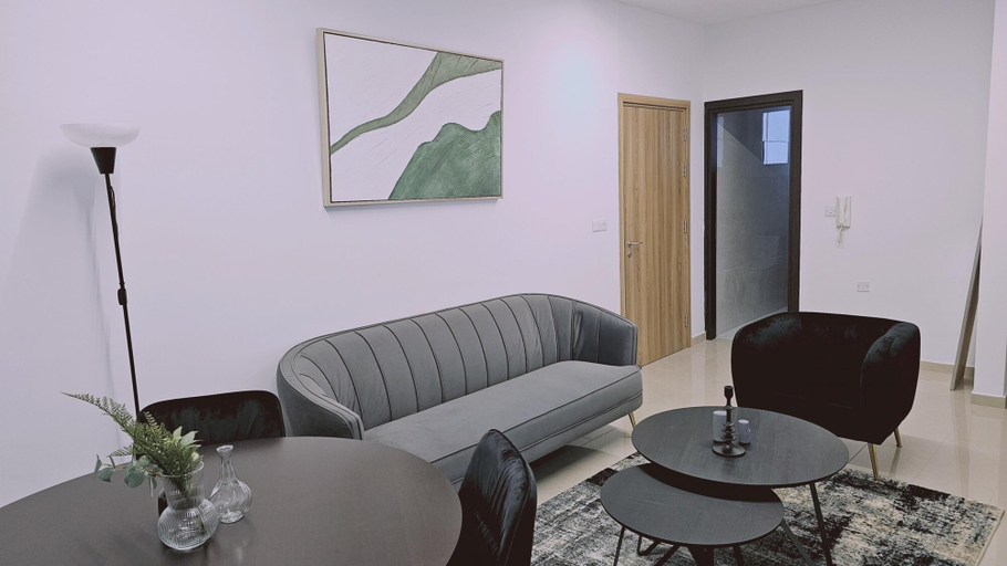 Room 2, 104 NIC - 303 Stay Cosmo City Suite