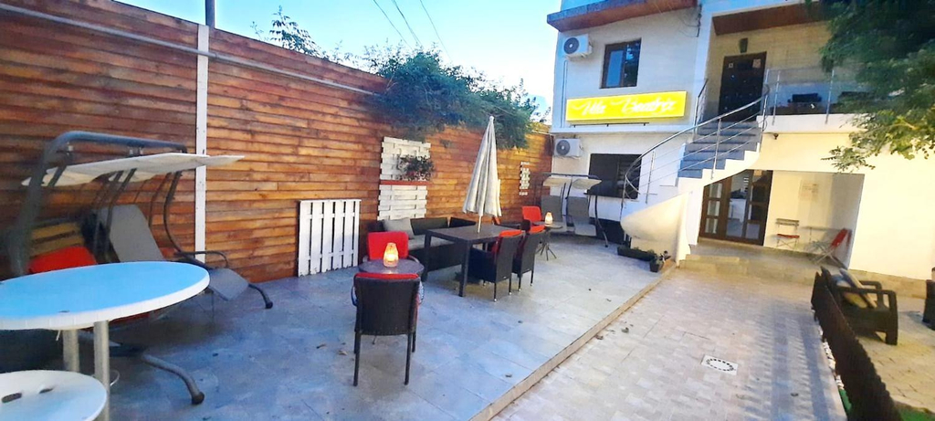 Others 4, Vila Beatrix, Tuzla