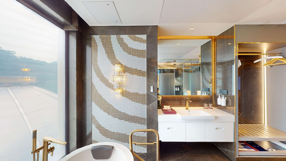 Bathroom 17