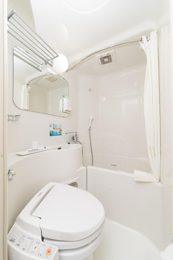 Bathroom 16