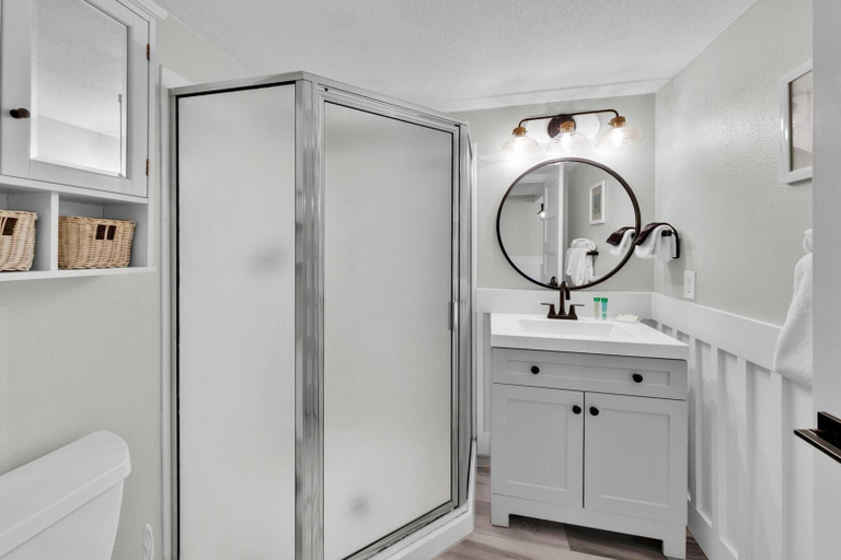 Bathroom 3, Pelican Beach 307, Okaloosa