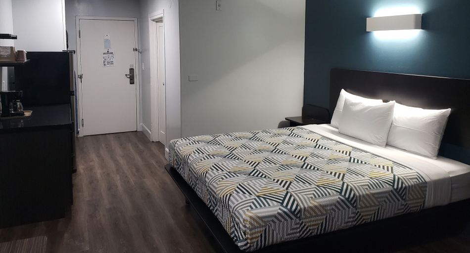 Bedroom 3, Studio 6 Suites Hesperia, CA – West Main Street – I-15, San Bernardino