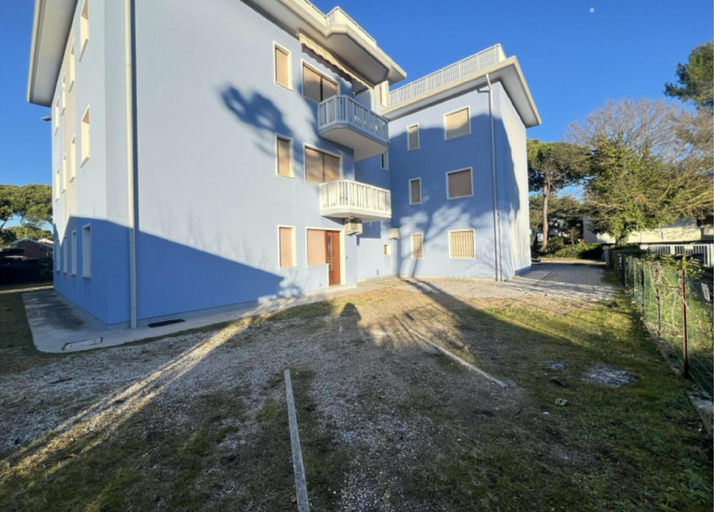 Exterior & Views 2, Luminous Apartment in Lido dei Pini, Venezia