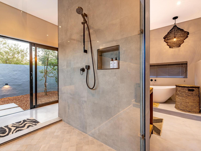 Bathroom 4, Nare Bush Lodge, Ehlanzeni
