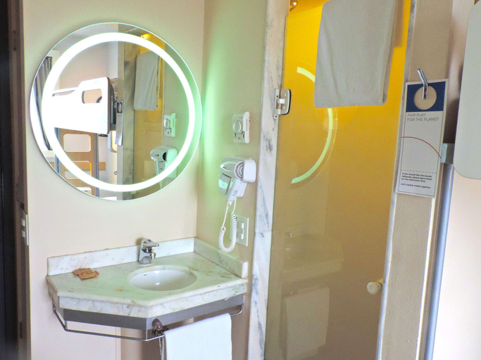 Bathroom 9