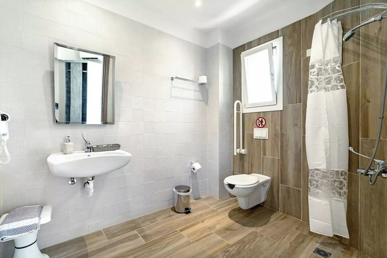 Bathroom 5, BLUE STAR APARTHOTEL, Ionian Islands