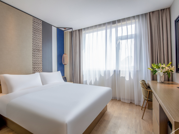 Bedroom 2, Orange Hotel, Yantai