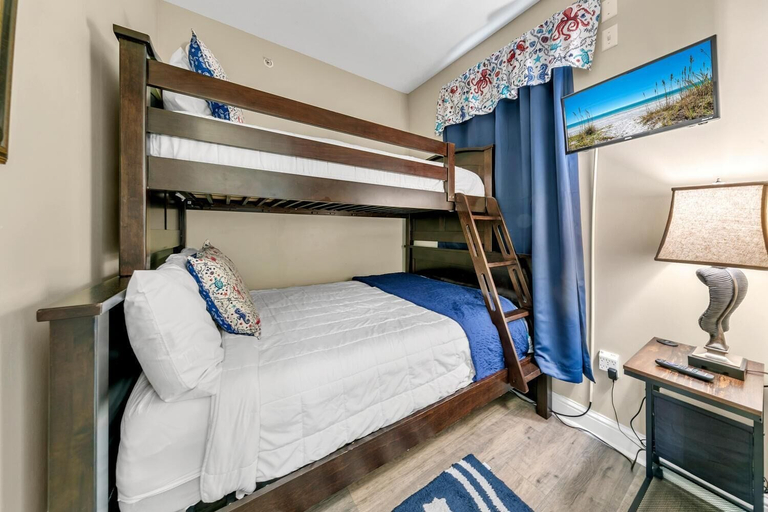 Bedroom, Aqua Resort 906, Bay