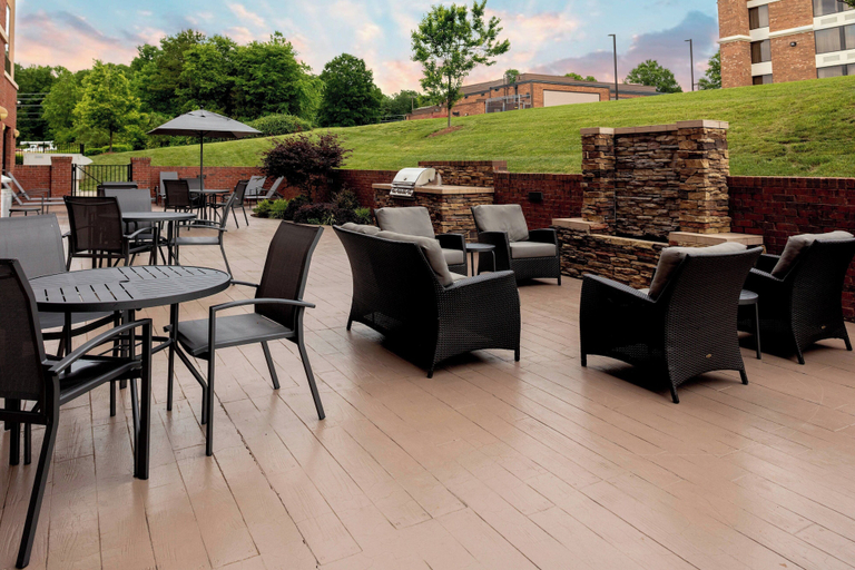 Food & Drinks 5, Fairfield Inn & Suites by Marriott Charlotte Matthews, Mecklenburg
