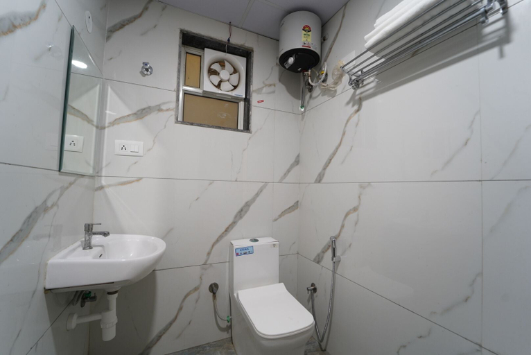Bathroom 3, Tushar Group of Hotels - Polo Inn Sez, Jaipur