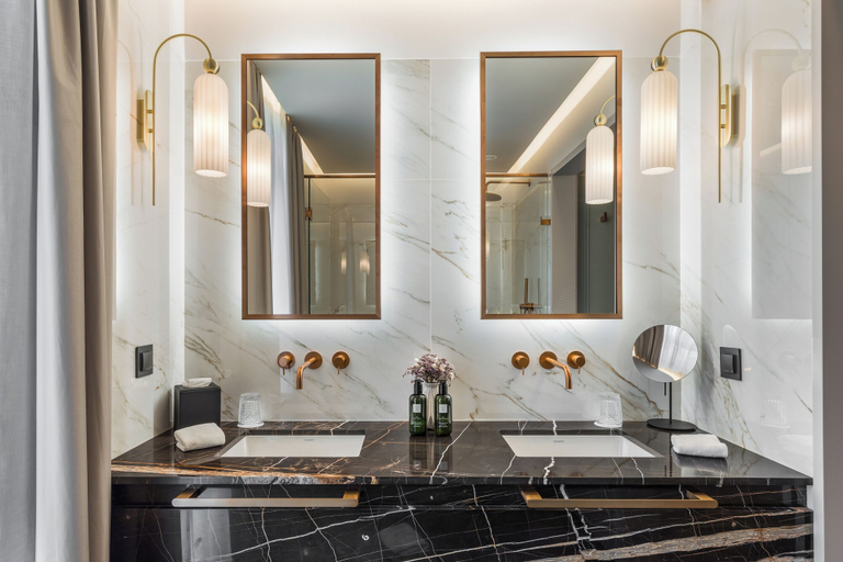 Bathroom 7