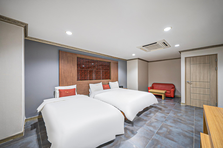 Bedroom 4, Changnyeong Bugok HOTEL DW (DW), Changnyeong