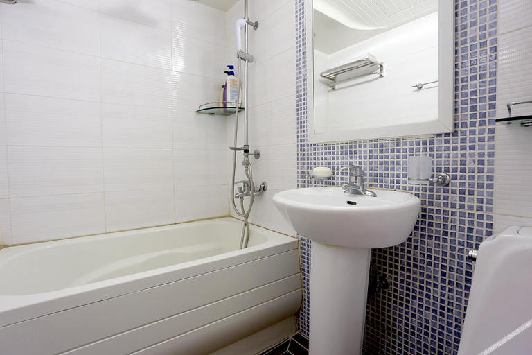 Bathroom 4, Sinchon Seongdo, Mapo