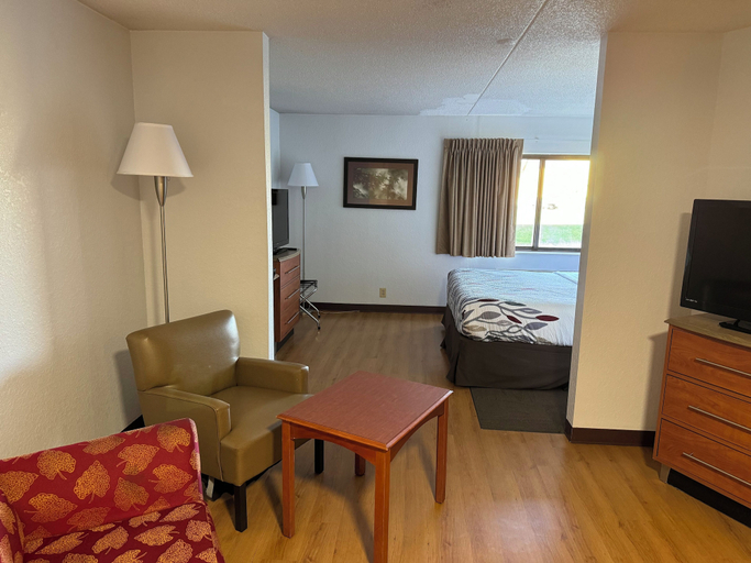 Others 5, Sycamore Suites, Lorain
