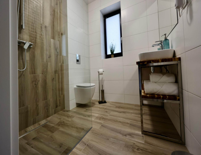 Bathroom 4, House in Stepnica Near Szczecin Lagoon, Goleniów