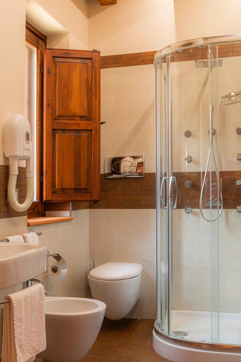 Bathroom 5, Casena Mongerrati, Palermo