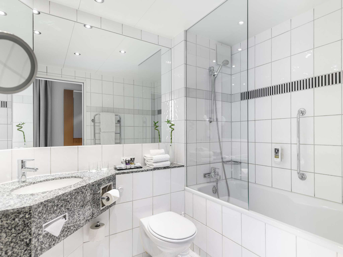 Bathroom 11
