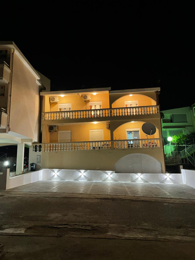 Others 5, Apartments Onyx