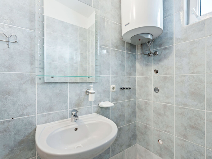 Bathroom 4, Snug Apartment in Vir near Sea, Vir