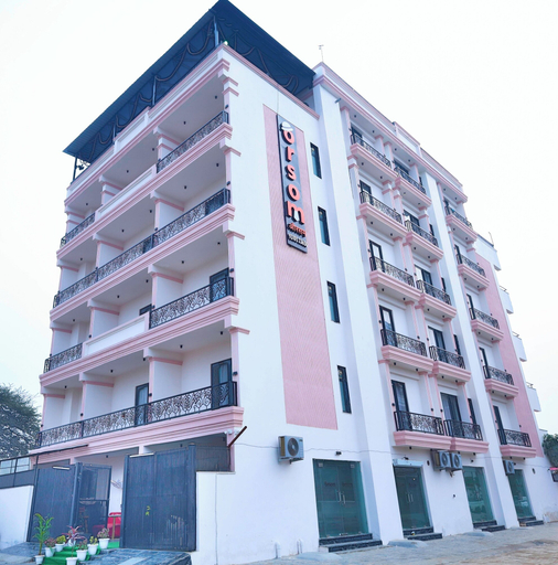 Exterior & Views