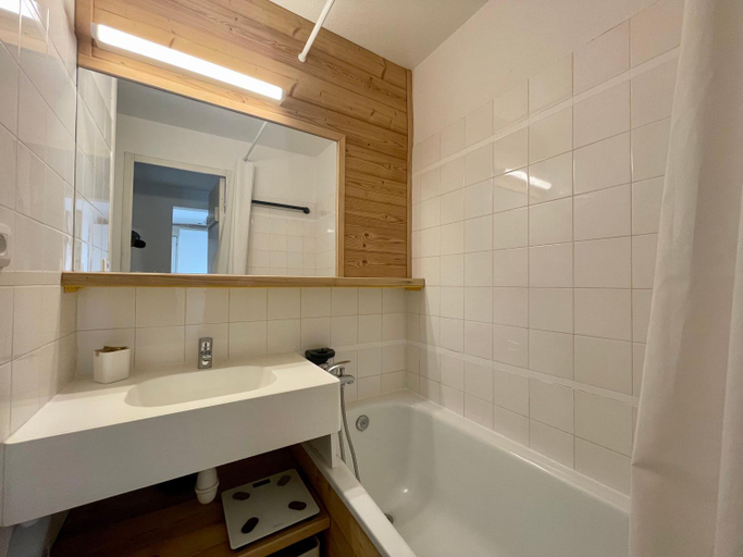 Bathroom 2, Homency - Residence L'Ours Blanc 852, Isère