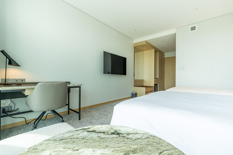 Bedroom 3, Stanford Hotel, Andong