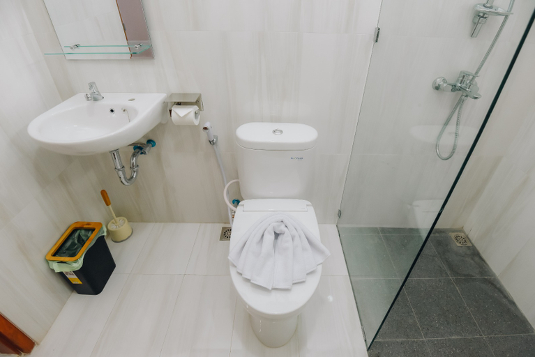 Bathroom 3, Padma Amita Yogyakarta, Yogyakarta