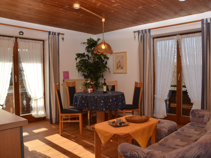Living room 4, Appealing Apartment in Bad Bayersoien With Balcony, Garmisch-Partenkirchen