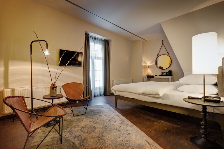 Bedroom 3, Hotel V Nesplein, Amsterdam