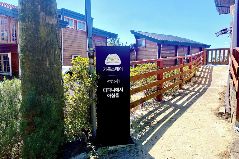 Exterior & Views 2, Breakfast at Tiffany's Pension, Seogwipo