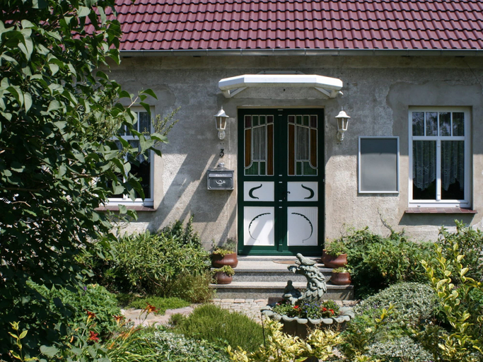 Exterior & Views 2, Landhauswohnung in Kroepelin mit Grossem Garten, Rostock