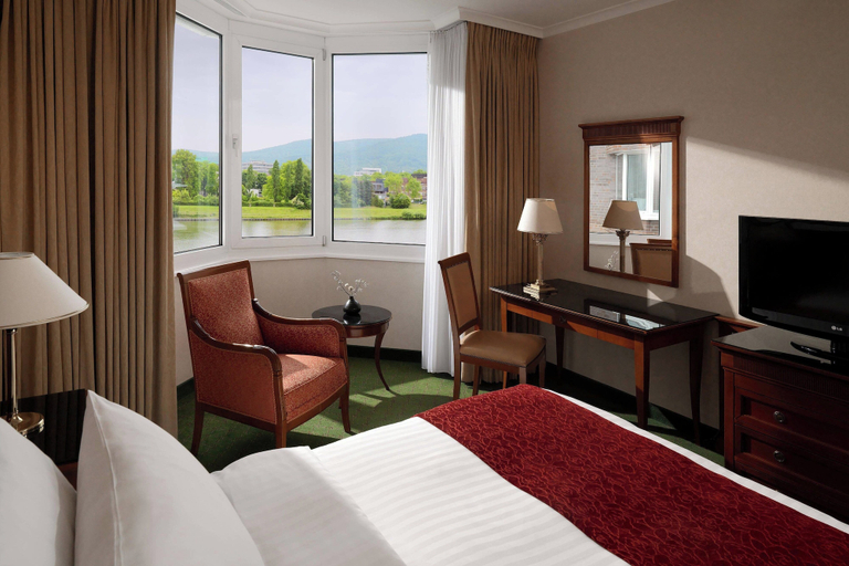 Bedroom 3, Heidelberg Marriott Hotel, Heidelberg