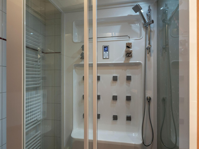 Bathroom 4, A Modern Wellness Holiday Apartment, Zijpe