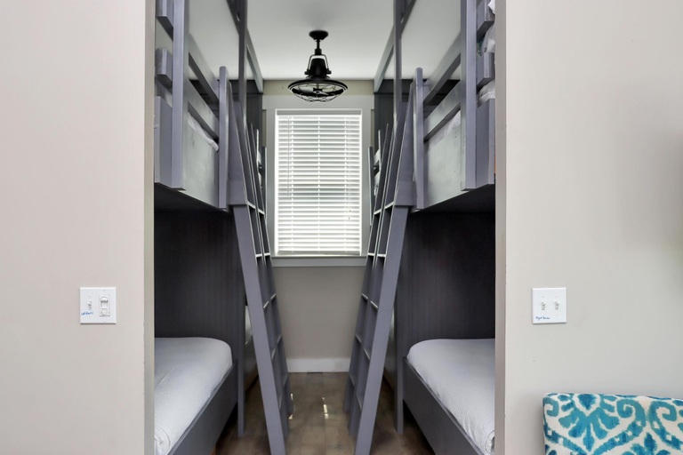 Bedroom 2, Adventure Time, Gulf