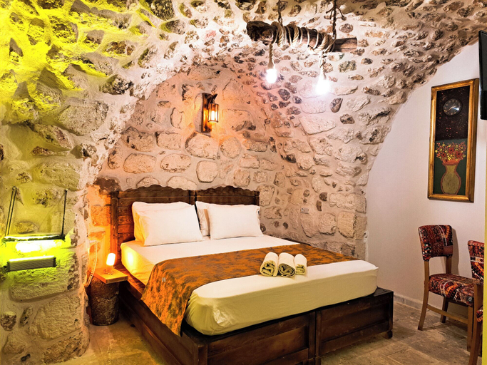 Bedroom 5, Mons Masius Hotel, Midyat