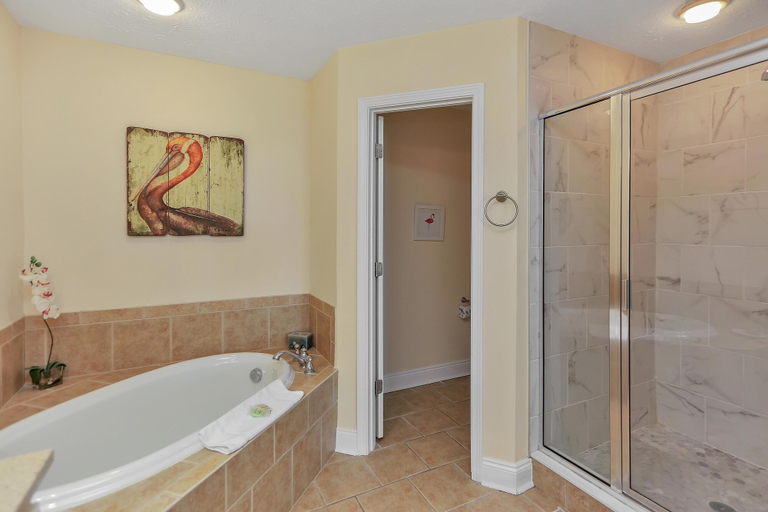 Bathroom 4, Summerhouse 203, Bay